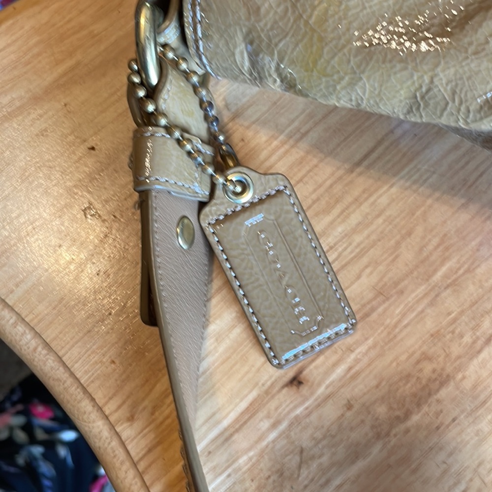 Coach small to medium purse - Picture 6 of 9